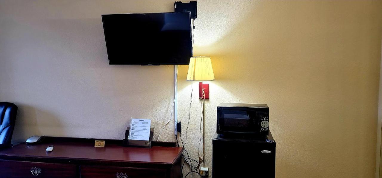 Regency Travel Inn Hayti Экстерьер фото