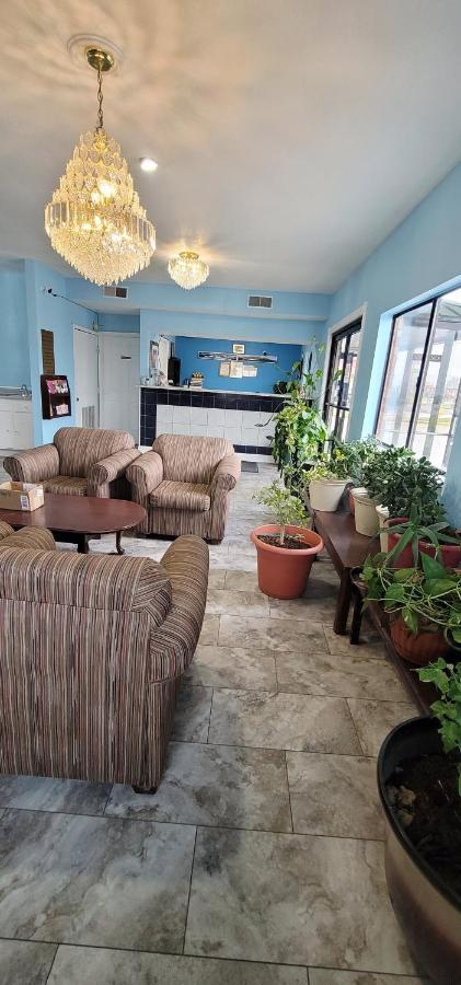 Regency Travel Inn Hayti Экстерьер фото