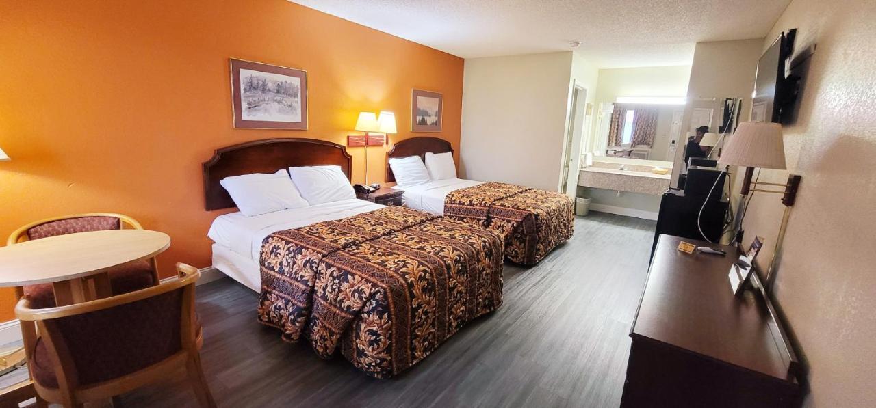 Regency Travel Inn Hayti Экстерьер фото