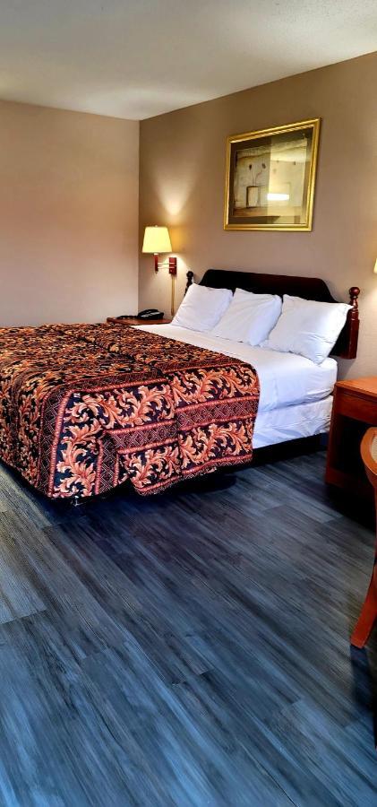 Regency Travel Inn Hayti Экстерьер фото