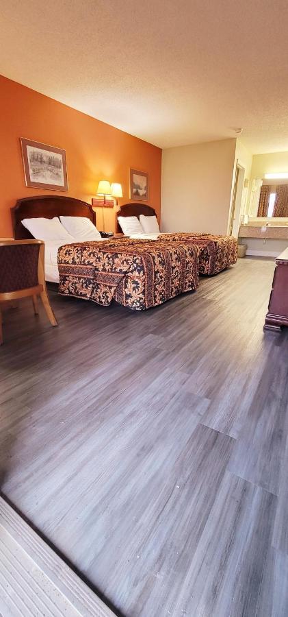 Regency Travel Inn Hayti Экстерьер фото