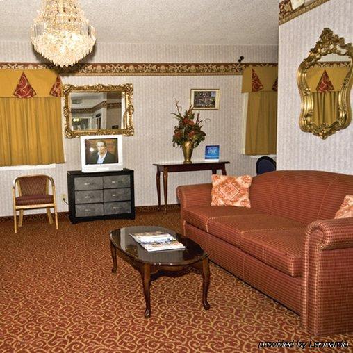 Regency Travel Inn Hayti Интерьер фото