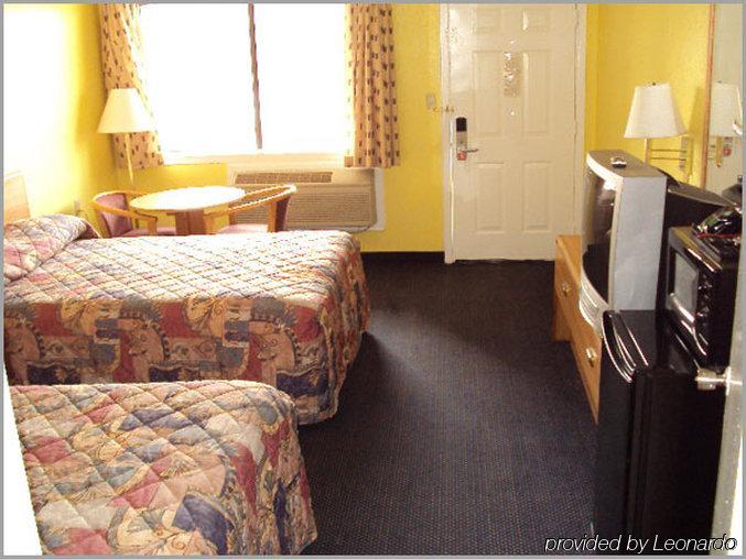 Regency Travel Inn Hayti Номер фото