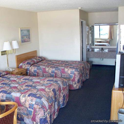 Regency Travel Inn Hayti Номер фото